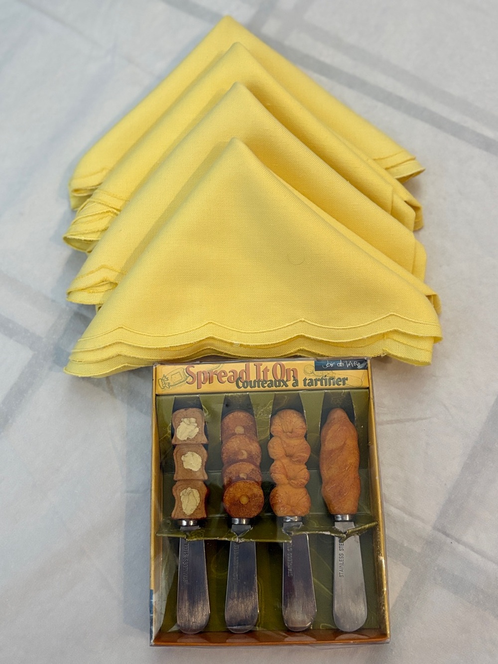 BUNDLE MSC Joie de Vivre Bread Spreader Knife Set & Scalloped Yellow Napkin NIB